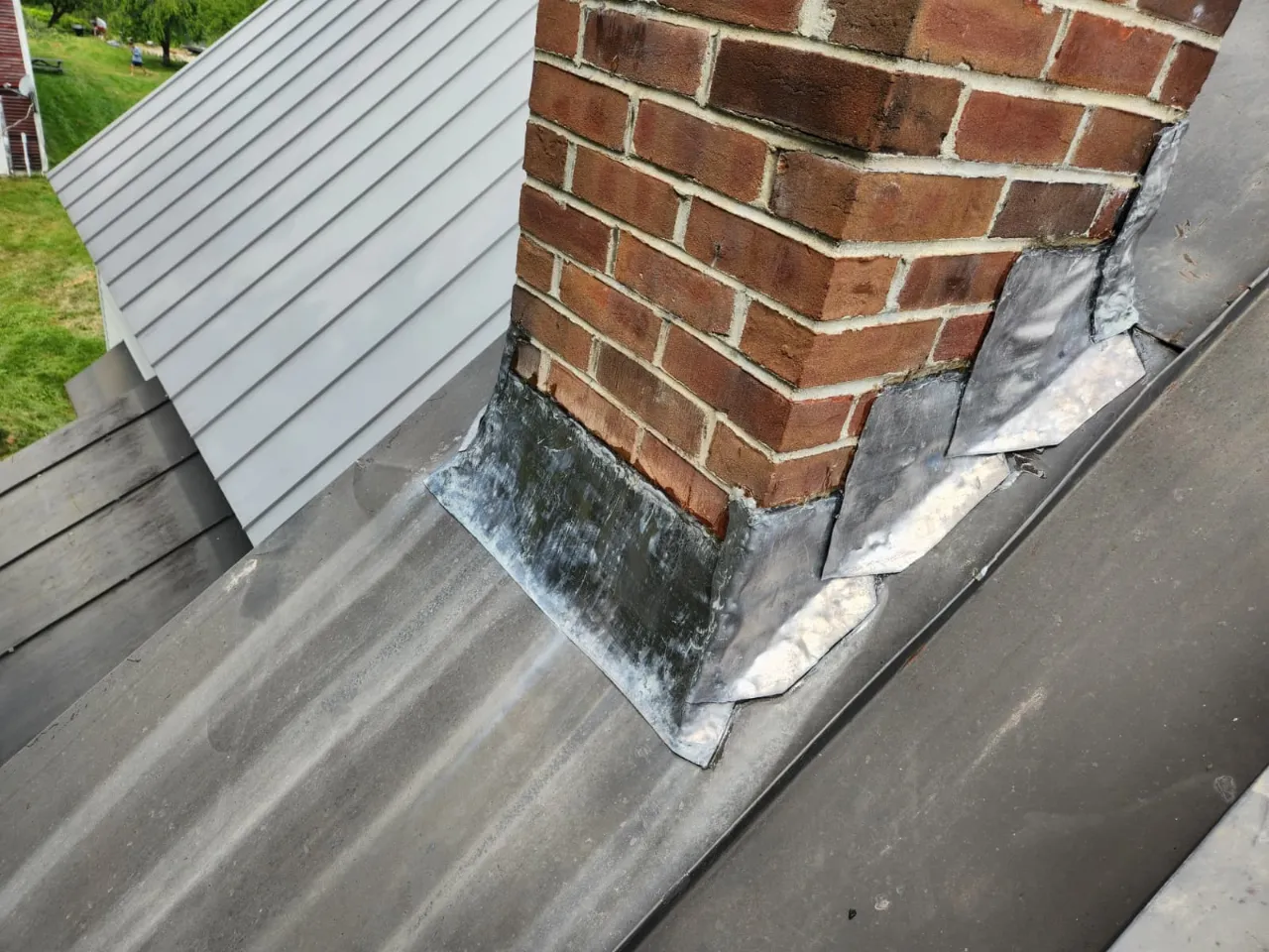 New asphalt shingle roof installed on a home in Vermont